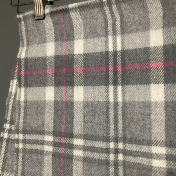 Aran Island Sweater Market Ireland Plaid Wool Rectangle Scarf Fringe Pink Grey - Picture 3 of 6
